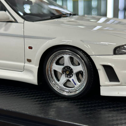 Ignition Model 1/18 Nissan Skyline GT-R R33 Nismo 400R White Resin - detailed die-cast style model
