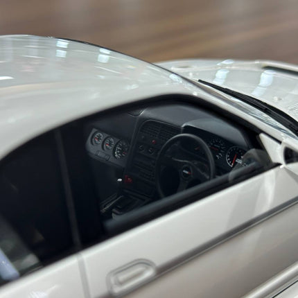 Ignition Model 1/18 Nissan Skyline GT-R R33 Nismo 400R White Resin - showroom-quality model replica