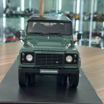 GT Spirit Land Rover Defender 110 Station Wagon 1:18 Grey - studio product photo of the scale model