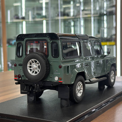 GT Spirit Land Rover Defender 110 Station Wagon 1:18 Grey - fine detailed model replica