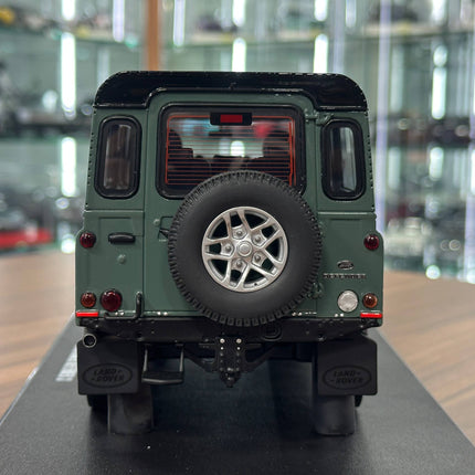 GT Spirit Land Rover Defender 110 Station Wagon 1:18 Grey - premium collector scale model