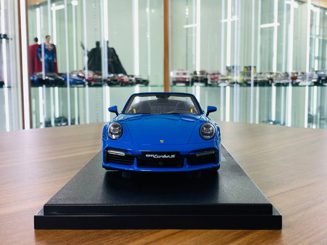 GT Spirit Porsche 911 Turbo S 992 Convertible 2019 1:18 Resin Limited Edition Blue - studio product photo of the scale model