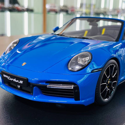 GT Spirit Porsche 911 Turbo S 992 Convertible 2019 1:18 Resin Limited Edition Blue - collector edition scale model