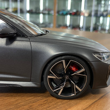 GT Spirit 1:18 Mercedes-Benz AMG C63s S205 T-Modell 2015 White Resin Model Car - showroom-quality model replica