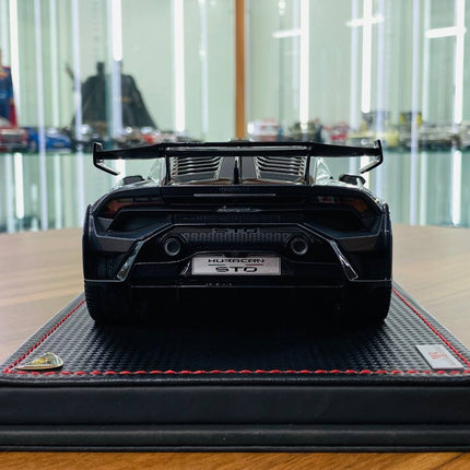 MR Collection Lamborghini Huracan STO 1/18 Resin Model Grigio Telesto - premium collector scale model