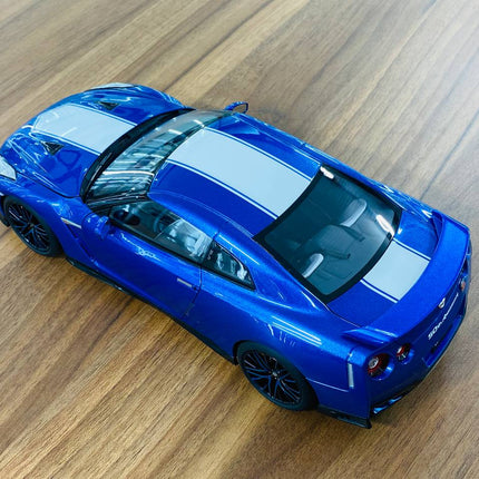MotorHelix 1/18 Nissan GT-R R35 50th Anniversary Wangan Blue Diecast Model - scale model for display