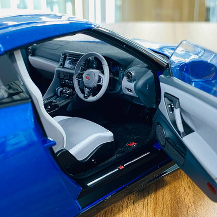 MotorHelix 1/18 Nissan GT-R R35 50th Anniversary Wangan Blue Diecast Model - scale model collectible piece