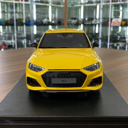 GT Spirit Audi RS4 25th Anniversary 2024 1:18 Yellow Resin Model - studio product photo of the scale model