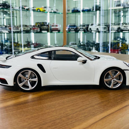 Minichamps Porsche 911 Turbo S 1:18 White Resin Model - collectible scale model car