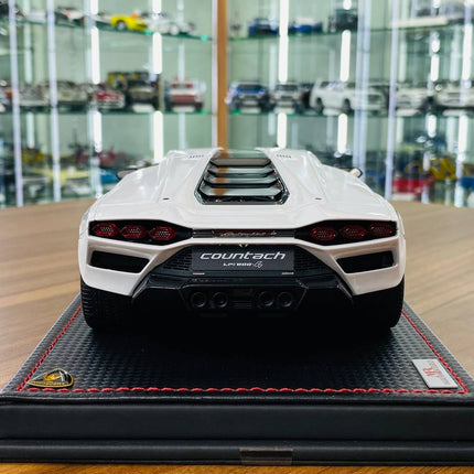 Lamborghini Countach LPi 800-4 1:18 White Resin Model | MR Collection - premium collector scale model