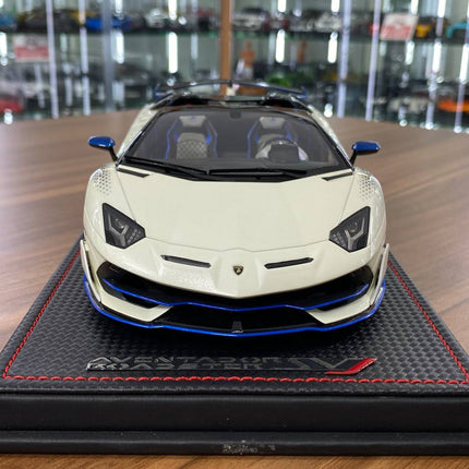 1/18 Resin Lamborghini Aventador SVJ Roadster Xago Edition Bianco Asopo – MR Collection Limited 99 - studio product photo of 