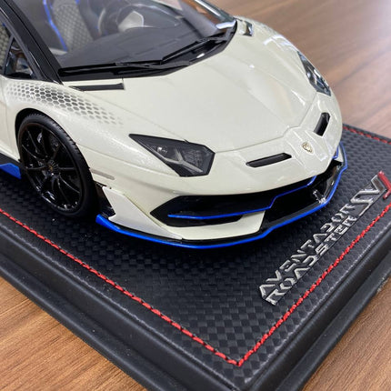 1/18 Resin Lamborghini Aventador SVJ Roadster Xago Edition Bianco Asopo – MR Collection Limited 99 - scale model for display