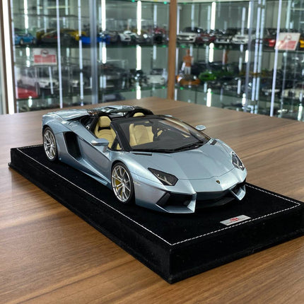 MR Collection 1/18 Lamborghini Aventador Roadster Ice Blue Resin Model Limited 249 - detailed collector display model