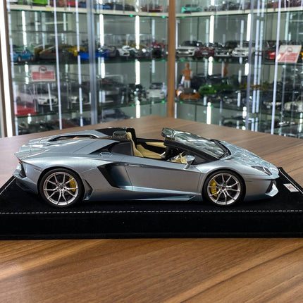 MR Collection 1/18 Lamborghini Aventador Roadster Ice Blue Resin Model Limited 249 - collectible scale model car