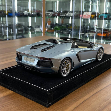 MR Collection 1/18 Lamborghini Aventador Roadster Ice Blue Resin Model Limited 249 - fine detailed model replica