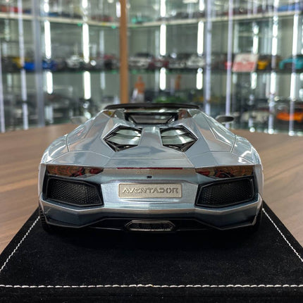 MR Collection 1/18 Lamborghini Aventador Roadster Ice Blue Resin Model Limited 249 - premium collector scale model