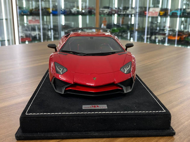 MR Collection 1/18 Lamborghini Aventador LP750-4 Superveloce Rosso Bia - studio product photo of the scale model