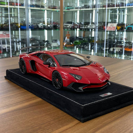 MR Collection 1/18 Lamborghini Aventador LP750-4 Superveloce Rosso Bia - detailed collector display model