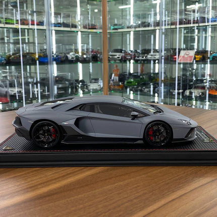 MR Collection Models 1:18 Resin Lamborghini Aventador ULTIMATE Grigio Acheso - collectible scale model car