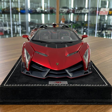 MR Collection 1/18 Lamborghini Veneno Rosso Veneno Resin Model Car - studio product photo of the scale model