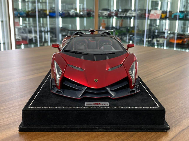 MR Collection 1/18 Lamborghini Veneno Rosso Veneno Resin Model Car - studio product photo of the scale model