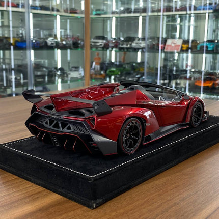 MR Collection 1/18 Lamborghini Veneno Rosso Veneno Resin Model Car - fine detailed model replica