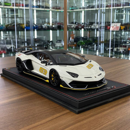 MR Collection 1/18 Resin Lamborghini Aventador Roadster SVJ #63 Bianco Isis - detailed collector display model