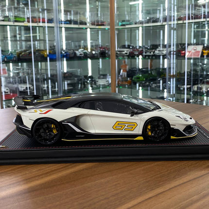 MR Collection 1/18 Resin Lamborghini Aventador Roadster SVJ #63 Bianco Isis - collectible scale model car