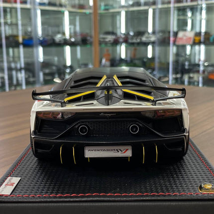 MR Collection 1/18 Resin Lamborghini Aventador Roadster SVJ #63 Bianco Isis - scale model for display