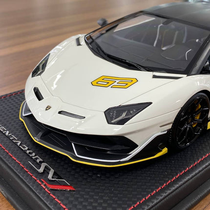 MR Collection 1/18 Resin Lamborghini Aventador Roadster SVJ #63 Bianco Isis - premium collector scale model