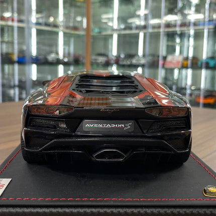 MR Collection Lamborghini Aventador S 1/18 Resin Black & Mix - premium collector scale model