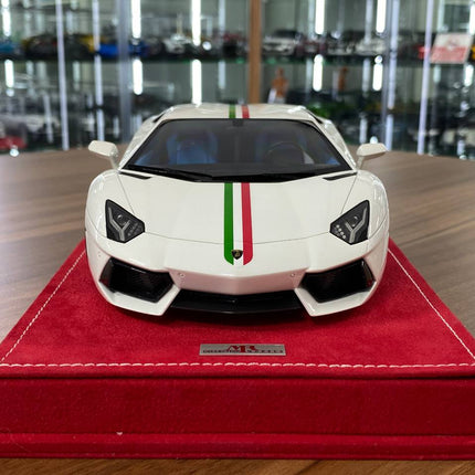 MR Collection 1/18 Resin Lamborghini Aventador White Sealed Model - studio product photo of the scale model