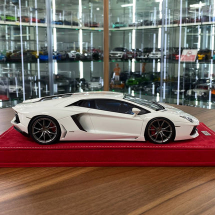 MR Collection 1/18 Resin Lamborghini Aventador White Sealed Model - collectible scale model car