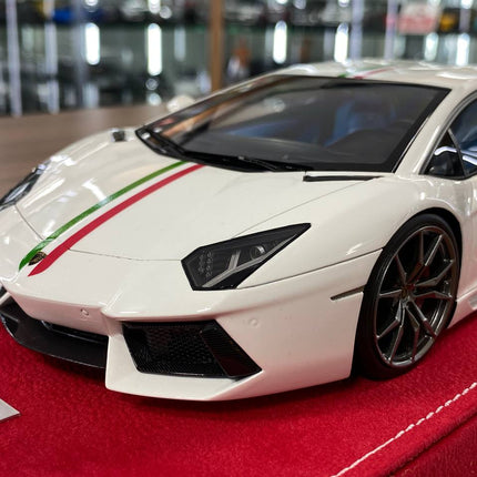 MR Collection 1/18 Resin Lamborghini Aventador White Sealed Model - scale model for display