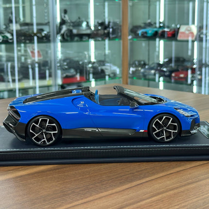 MR Collection 1:18 Bugatti W16 Mistral Blue Resin Limited 249 Pcs - collectible scale model car