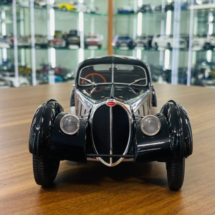 Solido Bugatti Type 57 SC Atlantic 1/18 Diecast Model Black - studio product photo of the scale model