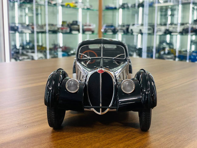 Solido Bugatti Type 57 SC Atlantic 1/18 Diecast Model Black - studio product photo of the scale model