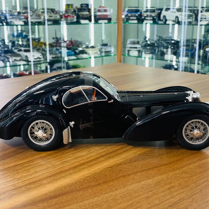 Solido Bugatti Type 57 SC Atlantic 1/18 Diecast Model Black - collectible scale model car
