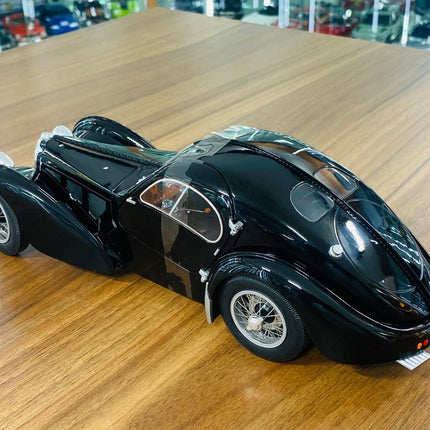 Solido Bugatti Type 57 SC Atlantic 1/18 Diecast Model Black - scale model for display