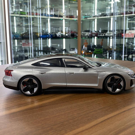 Bburago 1/18 Diecast Audi RS E-tron GT Silver Model Car - collectible scale model car