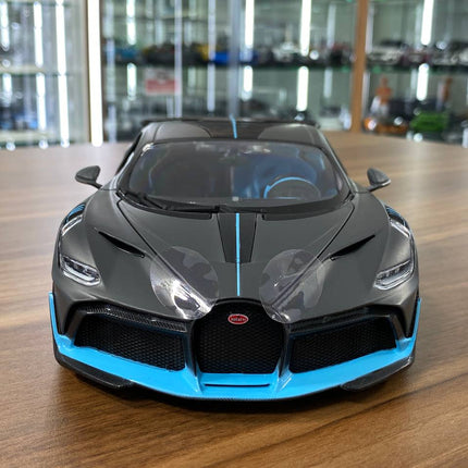 Bburago 1/18 Diecast Bugatti Divo Matt Grey Scale Model Car - studio product photo of the scale model