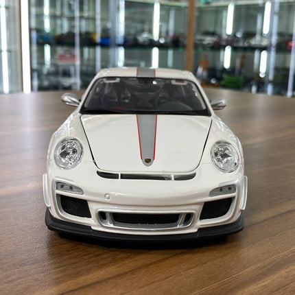 1/18 Diecast Porsche 911 GT3 RS 4.0 White Bburago Scale Model Car - studio product photo of the scale model