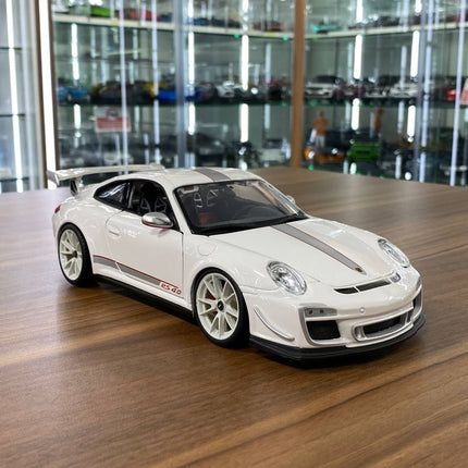 1/18 Diecast Porsche 911 GT3 RS 4.0 White Bburago Scale Model Car - detailed collector display model