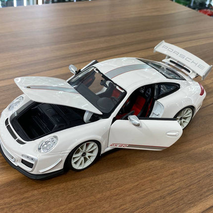 1/18 Diecast Porsche 911 GT3 RS 4.0 White Bburago Scale Model Car - detailed die-cast style model