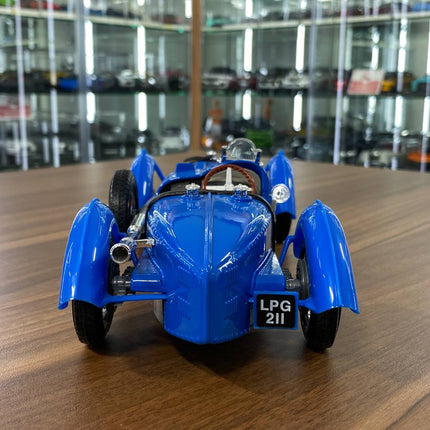 1/18 Diecast Car 1934 Bugatti Type 59 Blue Bburago Scale Model Car - studio product photo of the scale model
