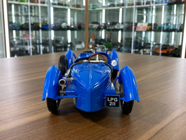 1/18 Diecast Car 1934 Bugatti Type 59 Blue Bburago Scale Model Car - studio product photo of the scale model