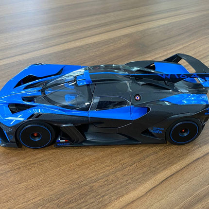 Bburago 1/18 Bugatti Bolide Blue Diecast Model Car - scale model for display