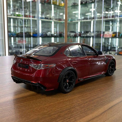 1/18 Diecast Alfa Romeo Giulia GTAm 2020 Dark Red Bburago Model Car - fine detailed model replica