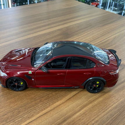 1/18 Diecast Alfa Romeo Giulia GTAm 2020 Dark Red Bburago Model Car - scale model for display