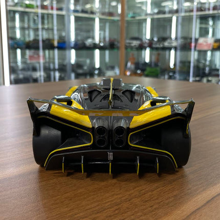 Bburago Bugatti Bolide 1:18 Diecast Model Car Yellow/Grey - premium collector scale model